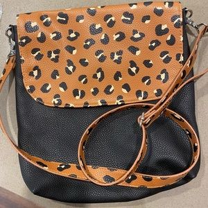 Thirty-one Leopard Crossbody Purse